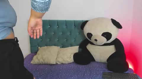 Snapshot of scarlett_lewis2 chatting on October 2, 2025, 2:40 am SweetScarlett online show from October 2, 2025, 2:40 am