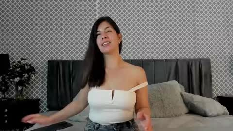 Scarlett online show from December 7, 2024, 1:18 pm