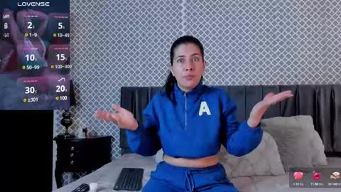 Scarlett online show from December 12, 2024, 1:49 pm