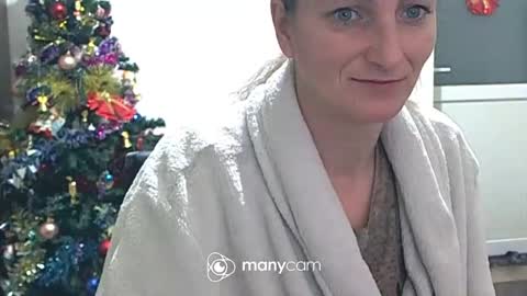 scarlett_queen01 online show from January 8, 2025, 2:14 am