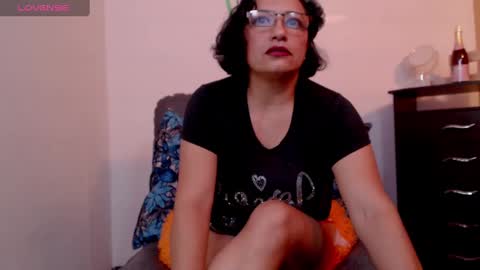 Snapshot of scarlett_sax chatting on February 8, 2025, 1:43 am Scarlett sax online show from February 8, 2025, 1:43 am