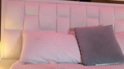 scarlett_sm online show from September 17, 2025, 7:48 pm