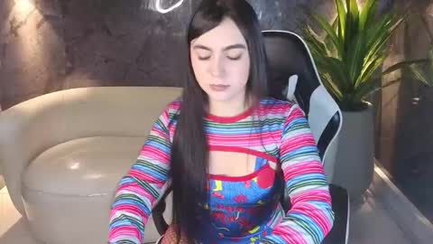 Scarlett online show from October 31, 2025, 1:23 pm