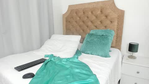 Snapshot of scarlett_star01 chatting on February 6, 2026, 1:25 pm scarlett_star01 online show from February 6, 2026, 1:25 pm