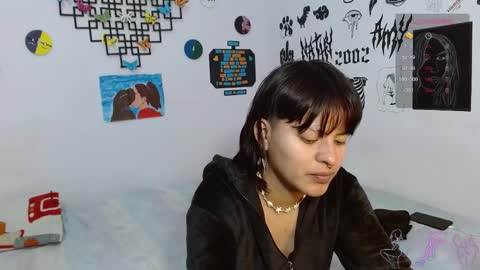 Snapshot of scarlett_yummy chatting on February 14, 2025, 9:32 pm Amy and Nathy online show from February 14, 2025, 9:32 pm