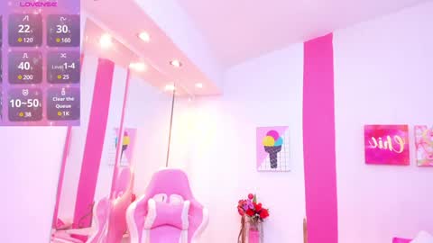 Snapshot of scarlette_15 chatting on December 20, 2024, 11:00 am Scarlette online show from December 20, 2024, 11:00 am