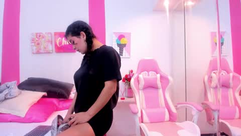 Snapshot of scarlette_15 chatting on February 6, 2025, 3:27 am Scarlette online show from February 6, 2025, 3:27 am