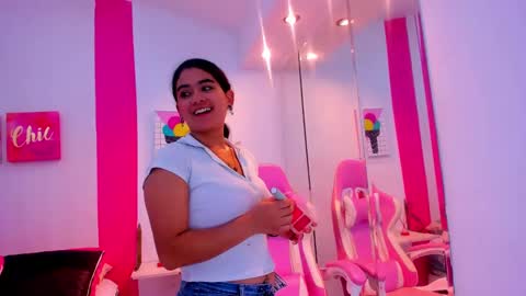 Snapshot of scarlette_15 chatting on February 8, 2025, 3:30 am Scarlette online show from February 8, 2025, 3:30 am