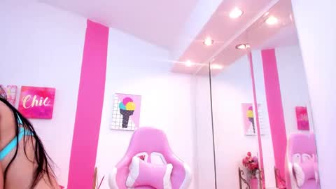 Snapshot of scarlette_15 chatting on February 14, 2025, 3:54 am Scarlette online show from February 14, 2025, 3:54 am