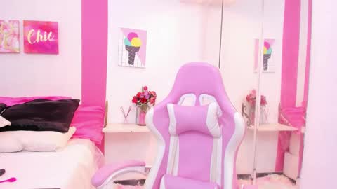 Snapshot of scarlette_15 chatting on February 27, 2025, 3:36 am Scarlette online show from February 27, 2025, 3:36 am