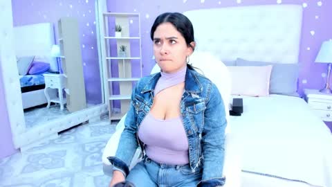 Snapshot of scarlette_15 chatting on September 19, 2025, 3:08 am Scarlette online show from September 19, 2025, 3:08 am