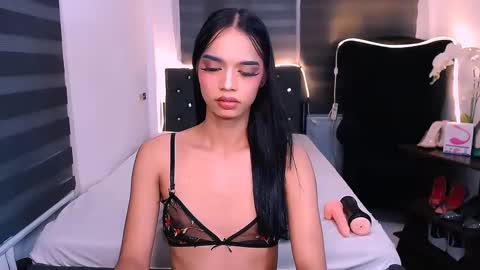 Snapshot of scarlette_sluttish_princess chatting on December 22, 2024, 6:04 pm scarlette online show from December 22, 2024, 6:04 pm