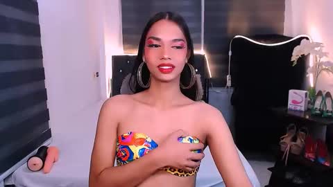 Snapshot of scarlette_sluttish_princess chatting on February 5, 2025, 9:36 am scarlette online show from February 5, 2025, 9:36 am