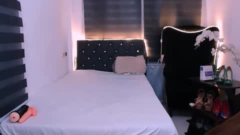 Snapshot of scarlette_sluttish_princess chatting on February 13, 2025, 9:41 am scarlette online show from February 13, 2025, 9:41 am