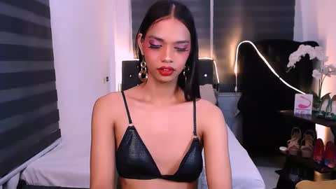 Snapshot of scarlette_sluttish_princess chatting on February 19, 2025, 12:00 pm scarlette online show from February 19, 2025, 12:00 pm