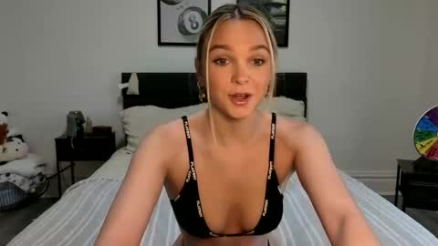 Scarlett online show from March 30, 2026, 9:05 pm