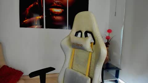 Snapshot of scarlettmalbec chatting on October 24, 2025, 9:00 pm Scarlett online show from October 24, 2025, 9:00 pm