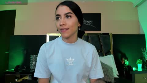 scarlettorres online show from November 16, 2025, 5:07 pm