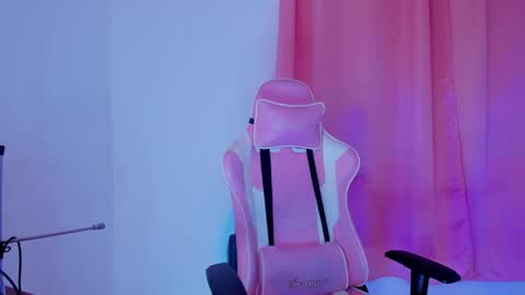 chloe online show from December 30, 2024, 4:20 am