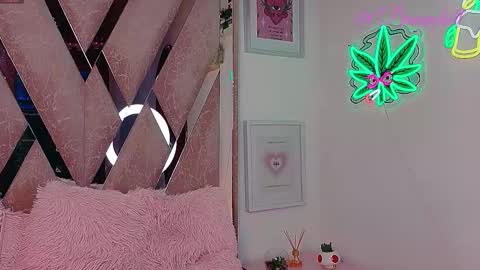 Scarlett  online show from October 19, 2025, 4:40 pm