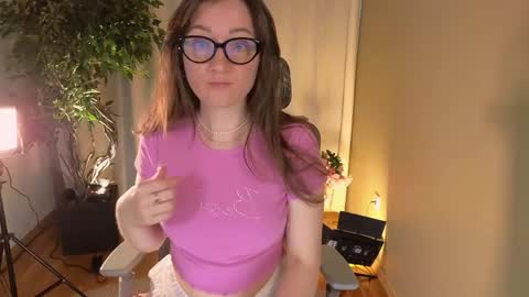 Snapshot of scarletttesecret chatting on May 13, 2026, 12:24 pm scarletttesecret online show from May 13, 2026, 12:24 pm