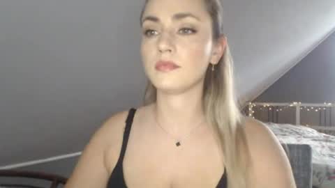ScarlettxBlonde online show from June 10, 2026, 2:16 pm