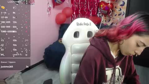 Scarllett online show from February 26, 2025, 8:04 am