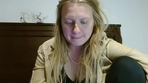 ScarTit Bernhard online show from February 25, 2025, 4:57 am