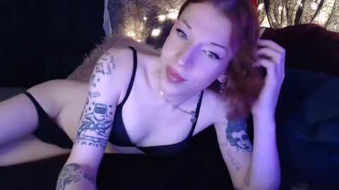 Sarah Bones online show from December 9, 2024, 10:41 pm