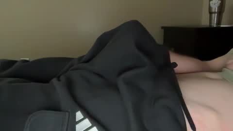 Snapshot of scb894682 chatting on May 7, 2026, 10:48 pm Skinny College Boy online show from May 7, 2026, 10:48 pm