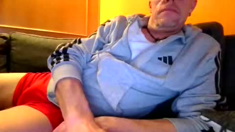 Snapshot of schmuhbaer1 chatting on November 17, 2025, 3:07 pm schmuhbaer1 online show from November 17, 2025, 3:07 pm