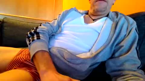 Snapshot of schmuhbaer1 chatting on November 19, 2025, 7:41 am schmuhbaer1 online show from November 19, 2025, 7:41 am