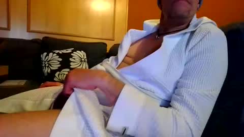 Snapshot of schmuhbaer1 chatting on December 20, 2025, 7:37 am schmuhbaer1 online show from December 20, 2025, 7:37 am