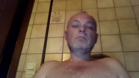 Snapshot of schnibschnab chatting on October 16, 2025, 11:06 pm schnibschnab online show from October 16, 2025, 11:06 pm