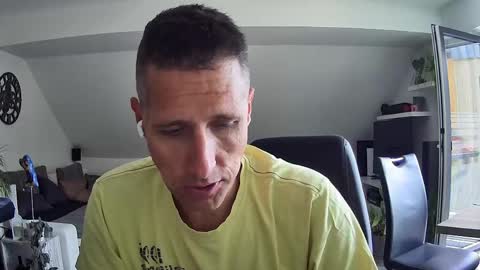 Snapshot of schnuckigeil chatting on June 2, 2026, 10:39 am Dildomen online show from June 2, 2026, 10:39 am