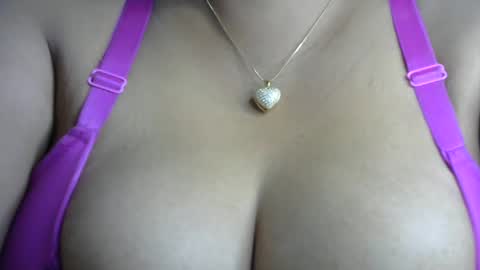 mai latina online show from January 1, 2025, 11:40 pm