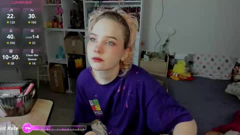 Rina online show from December 3, 2025, 7:16 am