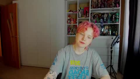 Rina online show from May 20, 2026, 7:14 am
