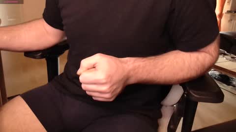 Snapshot of schwarzblau chatting on December 20, 2024, 10:38 am Tom online show from December 20, 2024, 10:38 am