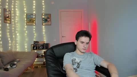 Snapshot of scooby_r chatting on December 16, 2024, 11:12 am Thomas brunette and Alex blond online show from December 16, 2024, 11:12 am