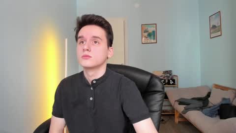 Snapshot of scooby_r chatting on February 6, 2025, 12:26 pm Thomas brunette and Alex blond online show from February 6, 2025, 12:26 pm