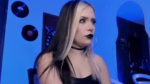 Snapshot of scorpiogyal chatting on October 22, 2025, 1:17 am Goddess online show from October 22, 2025, 1:17 am