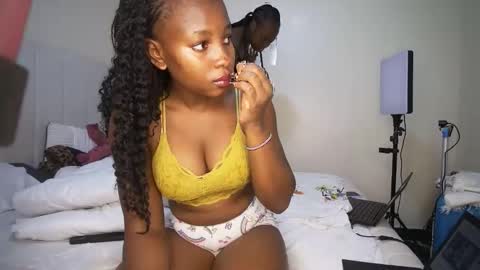 Snapshot of scovia_rael chatting on March 1, 2026, 4:53 pm Scovia online show from March 1, 2026, 4:53 pm