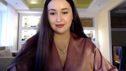 Elizabeth  online show from December 15, 2024, 12:49 pm