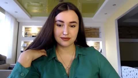 Elizabeth  online show from January 3, 2025, 8:32 am