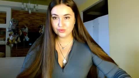 Elizabeth  online show from November 13, 2025, 8:46 am