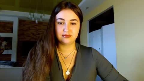 Elizabeth  online show from November 25, 2025, 7:30 am