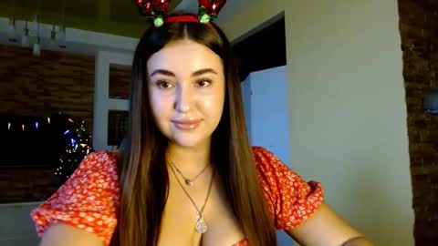 Elizabeth  online show from December 18, 2025, 9:37 am