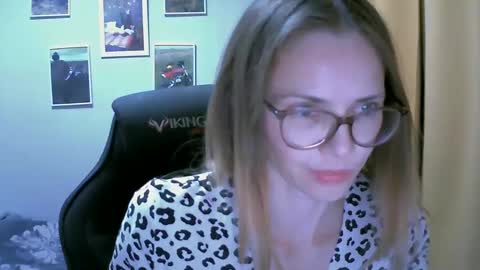 Snapshot of sea_dream chatting on October 3, 2025, 4:37 pm SEA Dream online show from October 3, 2025, 4:37 pm