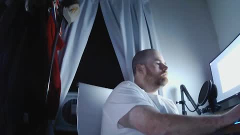 seanv26 online show from September 30, 2025, 2:05 am